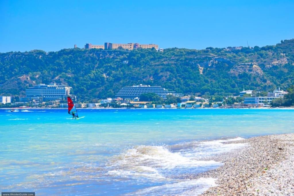 Sunwaves Beach Studio I Lalyssos Eksteriør billede