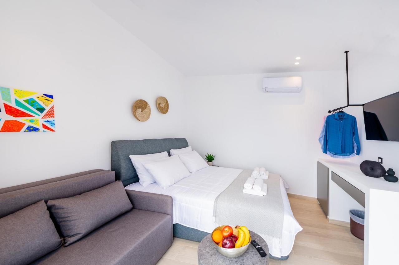 Sunwaves Beach Studio I Lalyssos Eksteriør billede